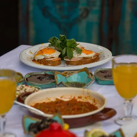 فندق مبيت وإفطار Chez Rumi Butik *